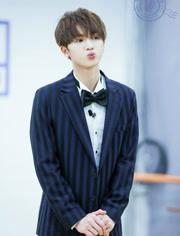 朱正廷的资料,从偶像到实力派，全面解析全能艺人朱正廷的成长之路